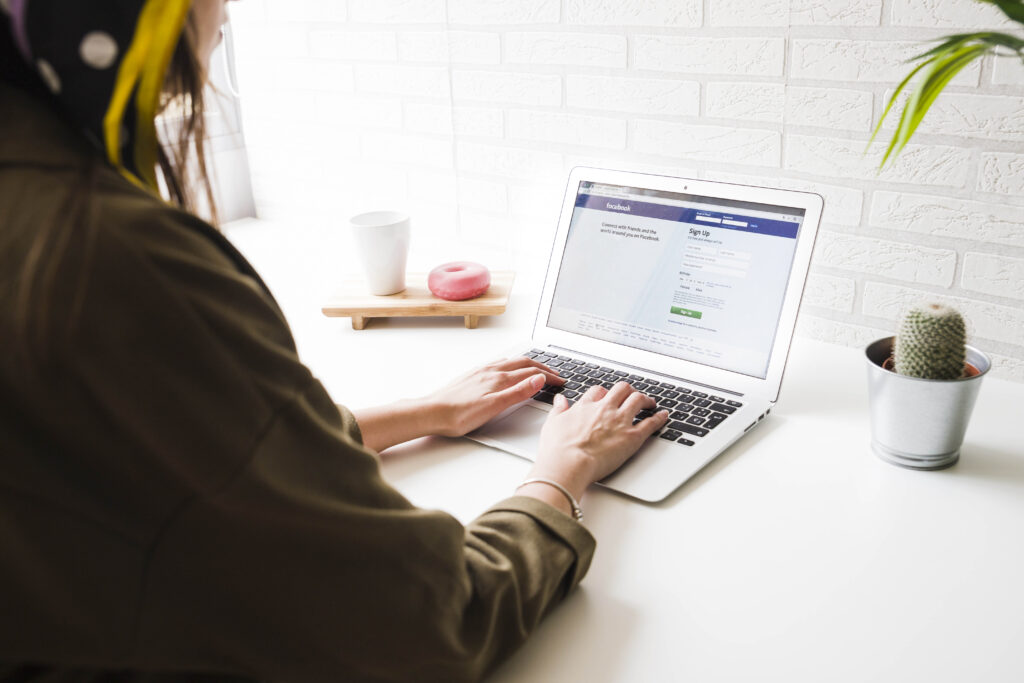 Apa Saja Kelebihan Facebook Marketing Lewat Jasa Advertising Agency?